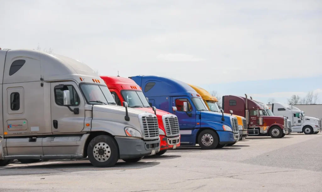 The Best Truck Stops for Drivers: Services, Perks, and Savings